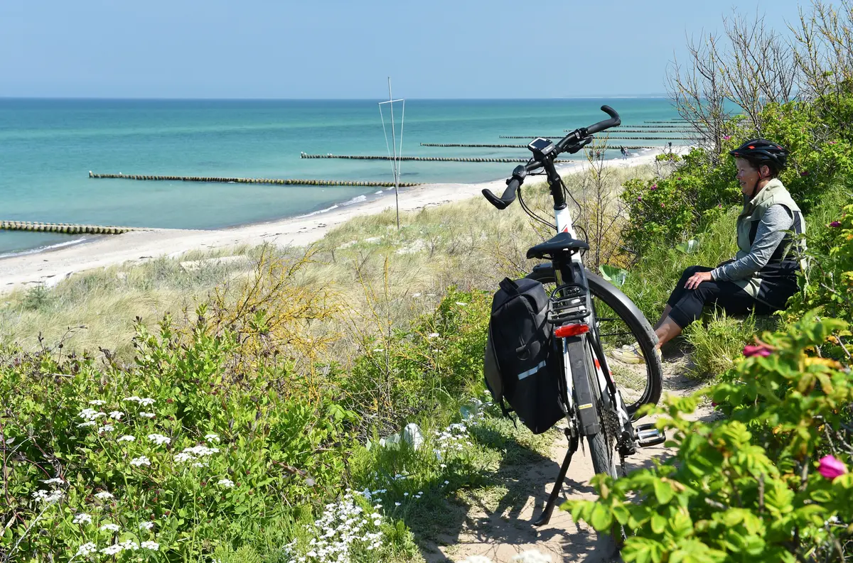 E-bike and snorkeling in nature reserves